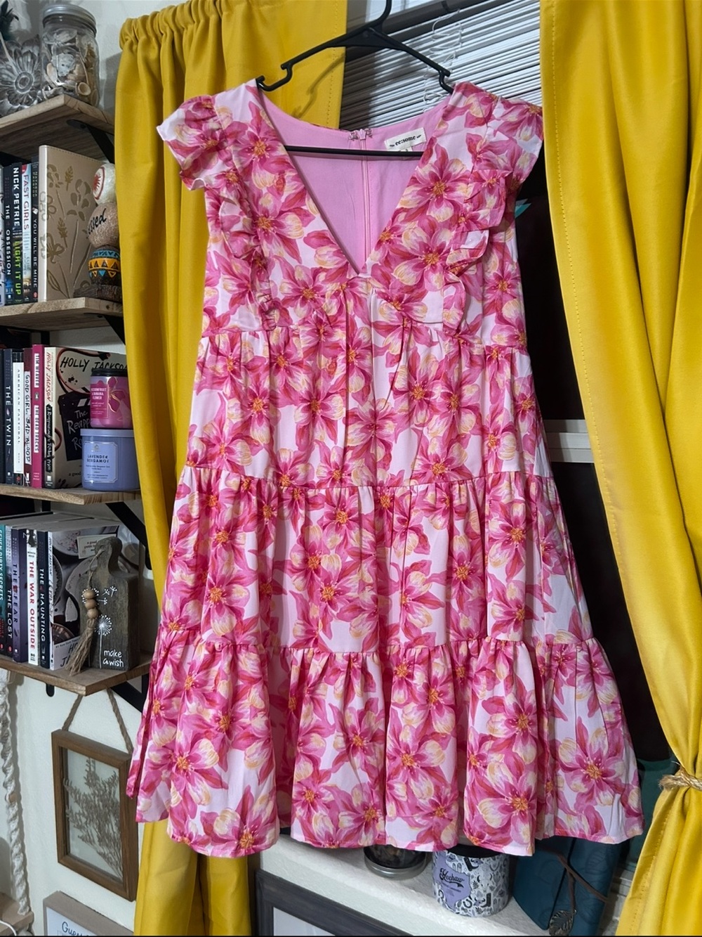 Women’s Pink Floral Tiered Sundress with Ruffle V-Neck